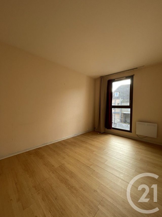 Appartement F3 &agrave; louer - 3 pi&egrave;ces - 76,42 m2 - Moulins - 03 - AUVERGNE