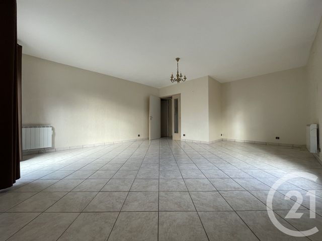 Appartement F3 &agrave; louer - 3 pi&egrave;ces - 76,42 m2 - Moulins - 03 - AUVERGNE