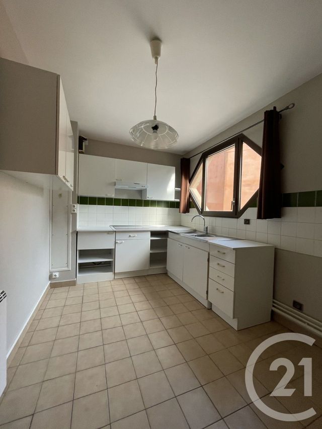 Appartement F3 &agrave; louer - 3 pi&egrave;ces - 76,42 m2 - Moulins - 03 - AUVERGNE