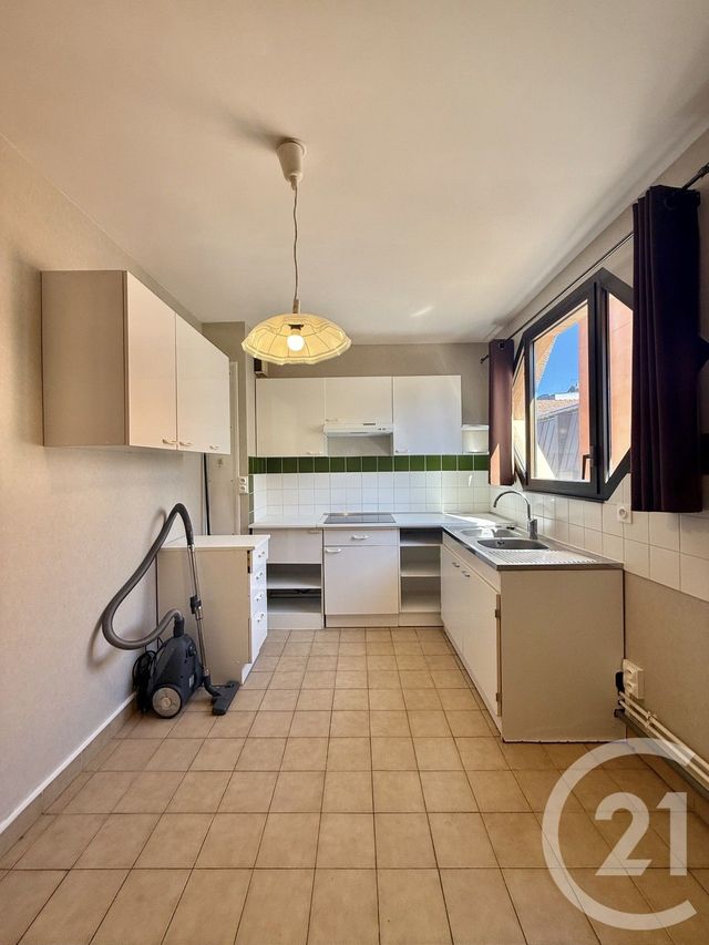 Appartement F3 &agrave; louer - 3 pi&egrave;ces - 76,42 m2 - Moulins - 03 - AUVERGNE