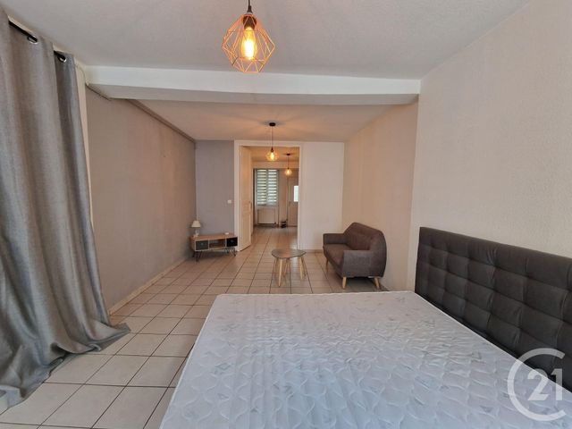 Appartement F1 &agrave; louer - 1 pi&egrave;ce - 34 m2 - Moulins - 03 - AUVERGNE