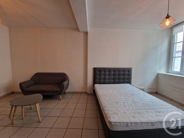 Appartement F1 &agrave; louer - 1 pi&egrave;ce - 34 m2 - Moulins - 03 - AUVERGNE