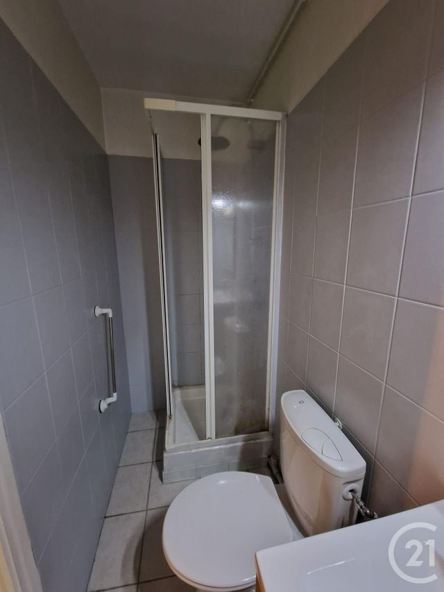 Appartement F1 &agrave; louer - 1 pi&egrave;ce - 34 m2 - Moulins - 03 - AUVERGNE