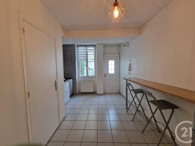 Appartement F1 &agrave; louer - 1 pi&egrave;ce - 34 m2 - Moulins - 03 - AUVERGNE