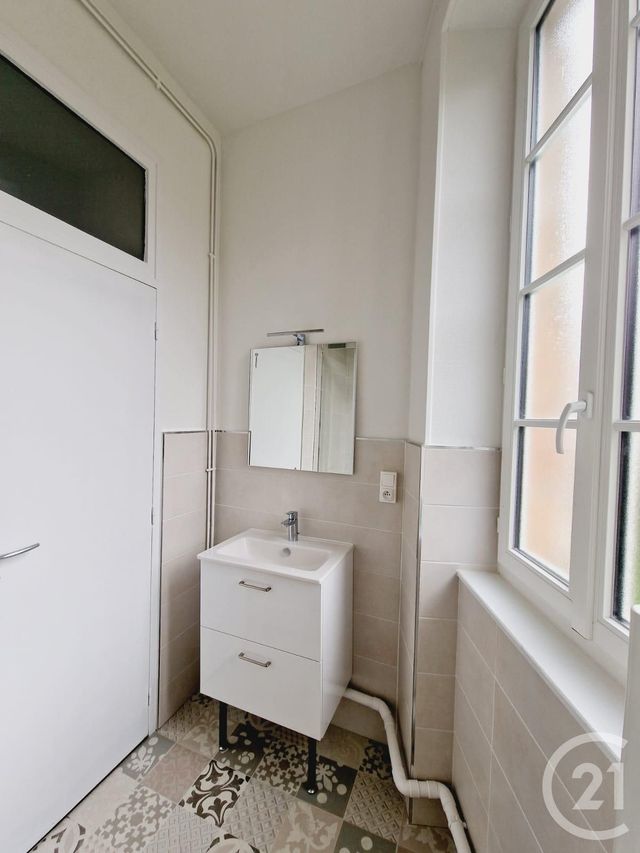 Appartement F1 &agrave; louer - 1 pi&egrave;ce - 21,50 m2 - Moulins - 03 - AUVERGNE