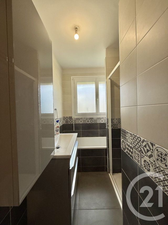 Maison &agrave; louer - 4 pi&egrave;ces - 96,75 m2 - Yzeure - 03 - AUVERGNE