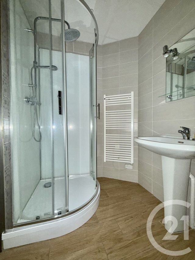 Appartement F2 &agrave; louer - 2 pi&egrave;ces - 44,95 m2 - Moulins - 03 - AUVERGNE