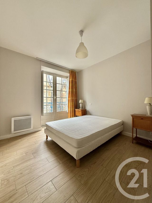 Appartement F2 &agrave; louer - 2 pi&egrave;ces - 44,95 m2 - Moulins - 03 - AUVERGNE