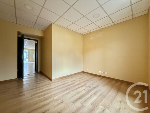 Local commercial à louer - 62.0 m2 - 03 - Allier