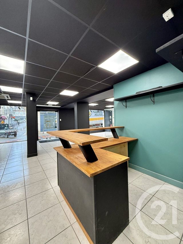 Local commercial à louer - 209.0 m2 - 03 - Allier