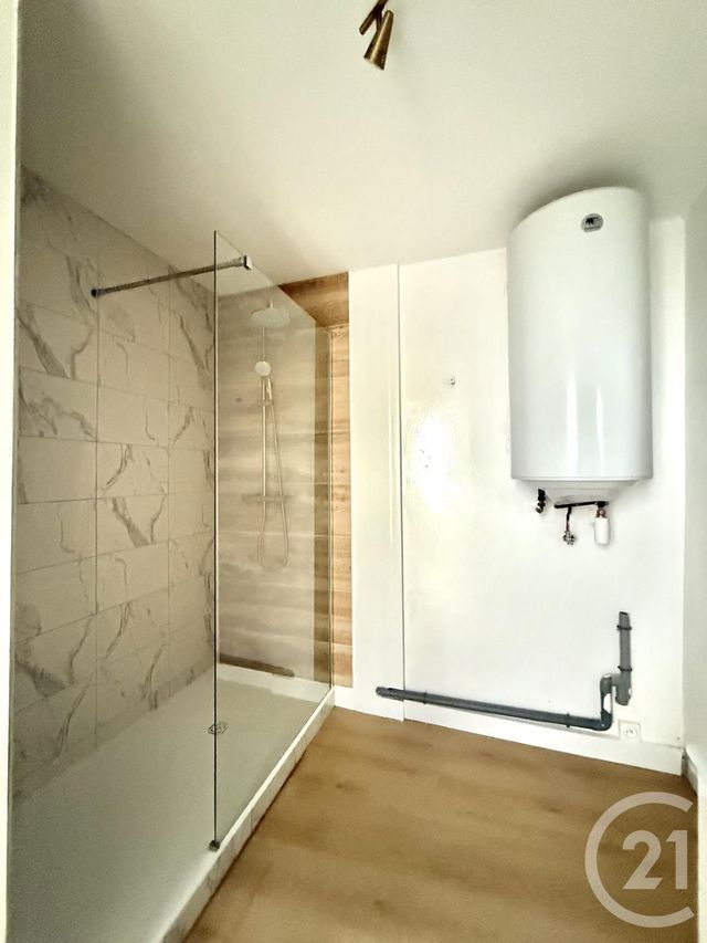 Appartement &agrave; louer - 2 pi&egrave;ces - 46,64 m2 - Moulins - 03 - AUVERGNE