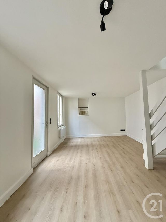 Appartement &agrave; louer - 2 pi&egrave;ces - 46,64 m2 - Moulins - 03 - AUVERGNE