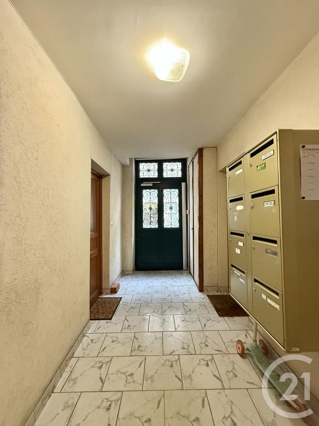 Appartement &agrave; louer - 2 pi&egrave;ces - 46,64 m2 - Moulins - 03 - AUVERGNE