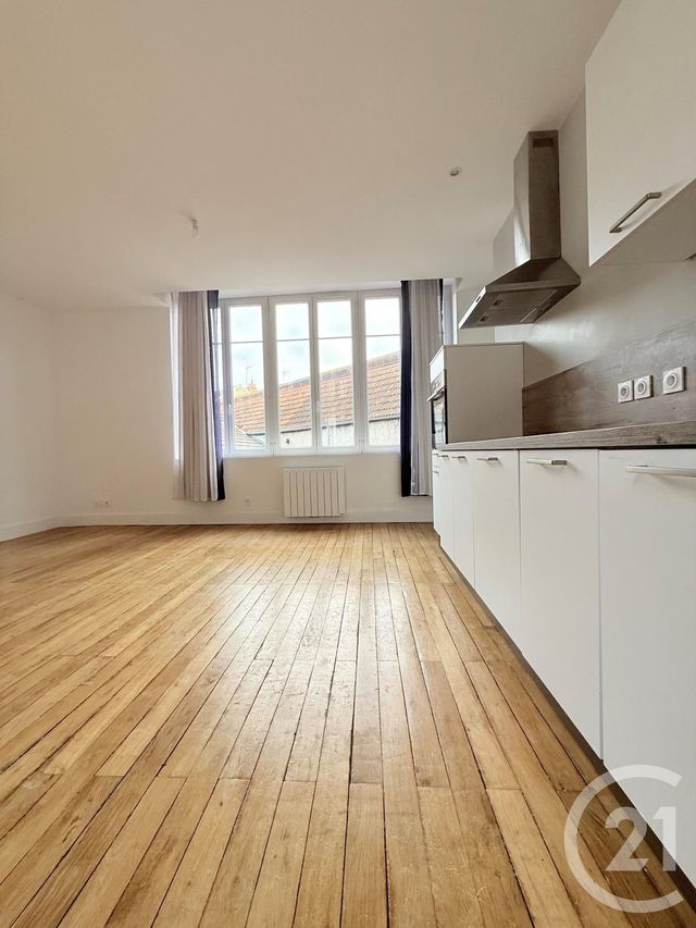 Appartement F4 &agrave; louer - 4 pi&egrave;ces - 74,68 m2 - Moulins - 03 - AUVERGNE