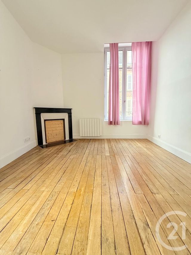 Appartement F4 &agrave; louer - 4 pi&egrave;ces - 74,68 m2 - Moulins - 03 - AUVERGNE