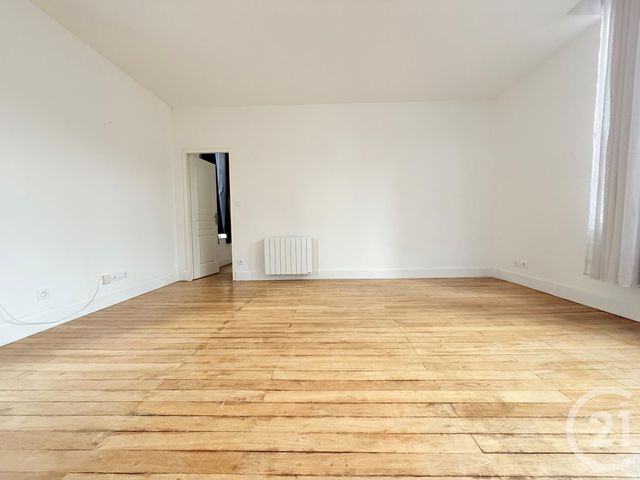 Appartement F4 &agrave; louer - 4 pi&egrave;ces - 74,68 m2 - Moulins - 03 - AUVERGNE