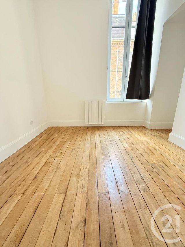 Appartement F4 &agrave; louer - 4 pi&egrave;ces - 74,68 m2 - Moulins - 03 - AUVERGNE