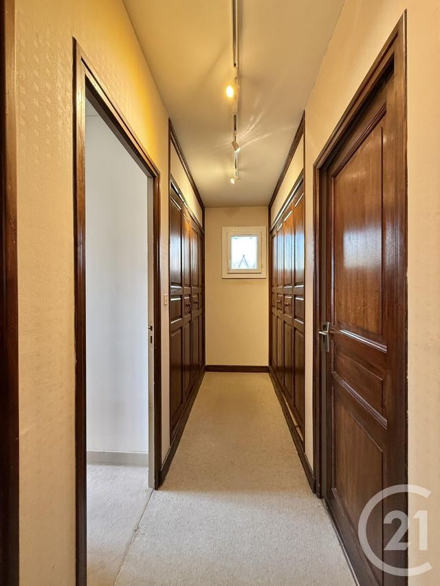 Maison &agrave; vendre - 10 pi&egrave;ces - 249,46 m2 - Yzeure - 03 - AUVERGNE