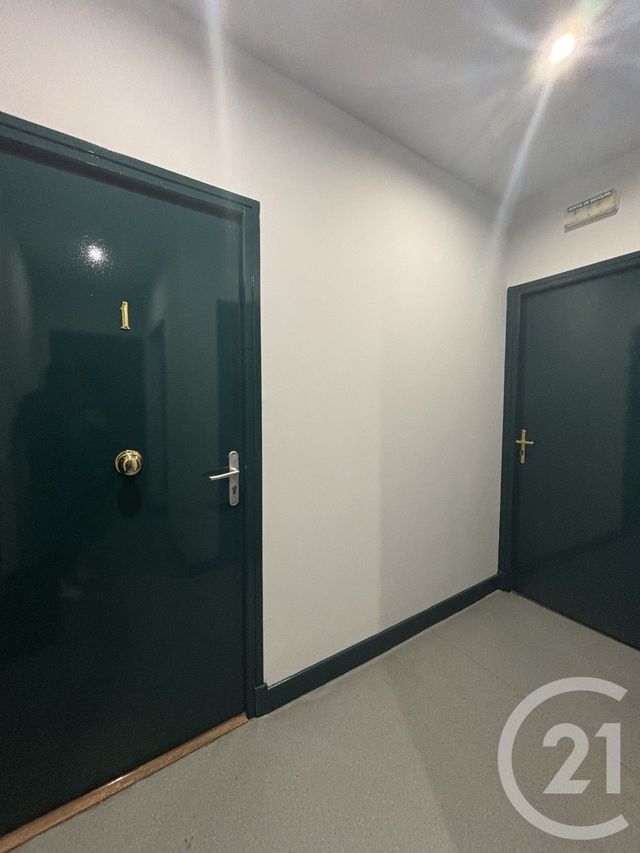 Appartement F2 &agrave; louer - 2 pi&egrave;ces - 58,92 m2 - Moulins - 03 - AUVERGNE