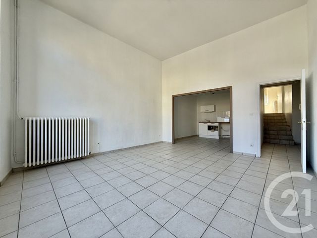 Appartement F2 &agrave; louer - 2 pi&egrave;ces - 58,92 m2 - Moulins - 03 - AUVERGNE