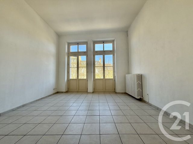 Appartement F2 &agrave; louer - 2 pi&egrave;ces - 58,92 m2 - Moulins - 03 - AUVERGNE