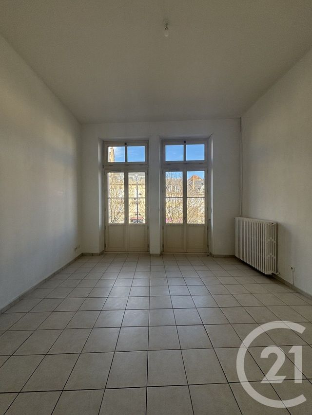 Appartement F2 &agrave; louer - 2 pi&egrave;ces - 58,92 m2 - Moulins - 03 - AUVERGNE