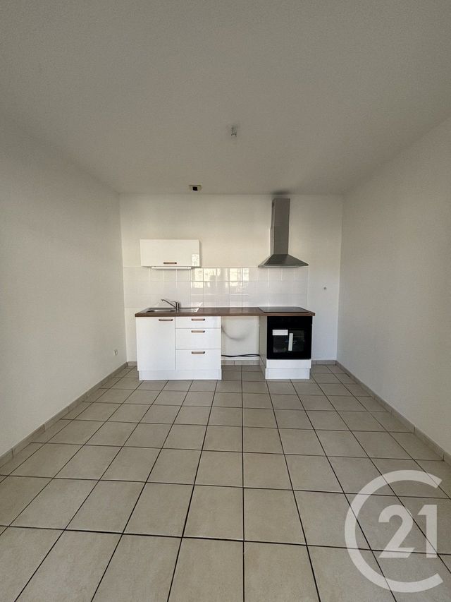 Appartement F2 &agrave; louer - 2 pi&egrave;ces - 58,92 m2 - Moulins - 03 - AUVERGNE
