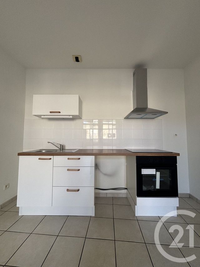 Appartement F2 &agrave; louer - 2 pi&egrave;ces - 58,92 m2 - Moulins - 03 - AUVERGNE