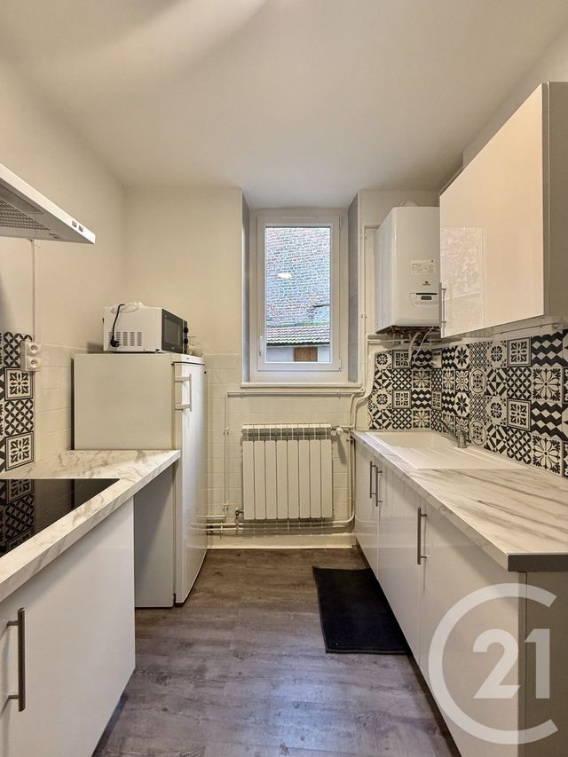 Appartement F1 &agrave; louer - 1 pi&egrave;ce - 30,12 m2 - Moulins - 03 - AUVERGNE
