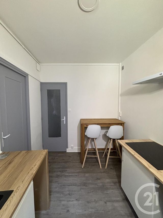 Appartement F1 &agrave; louer - 1 pi&egrave;ce - 30,12 m2 - Moulins - 03 - AUVERGNE