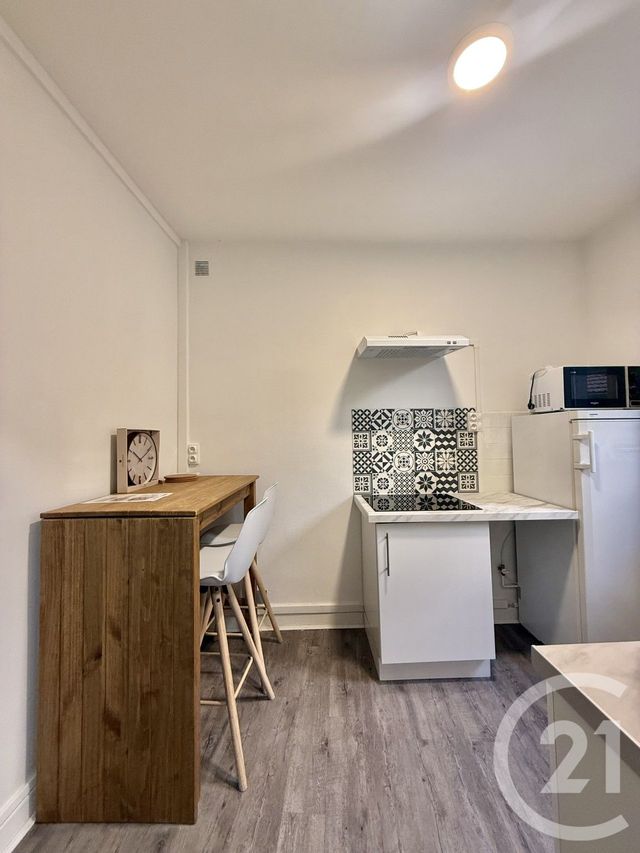 Appartement F1 &agrave; louer - 1 pi&egrave;ce - 30,12 m2 - Moulins - 03 - AUVERGNE