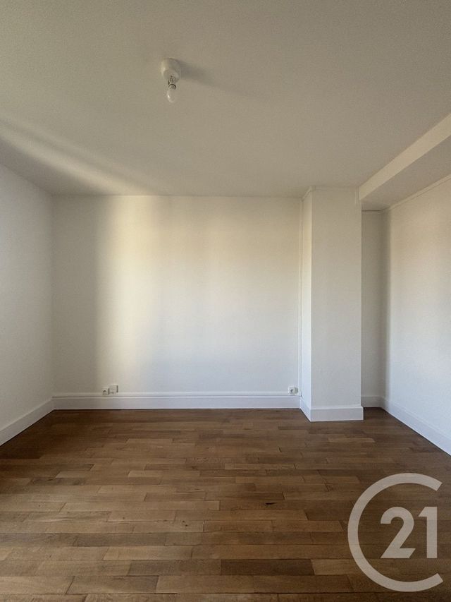 Appartement F3 &agrave; louer - 3 pi&egrave;ces - 57,15 m2 - Moulins - 03 - AUVERGNE