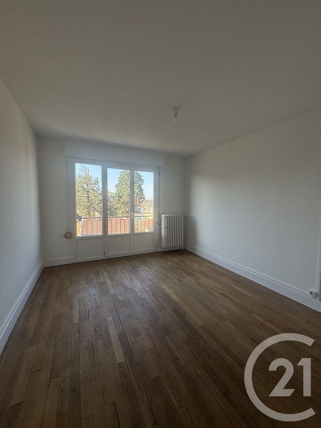 Appartement F3 &agrave; louer - 3 pi&egrave;ces - 57,15 m2 - Moulins - 03 - AUVERGNE