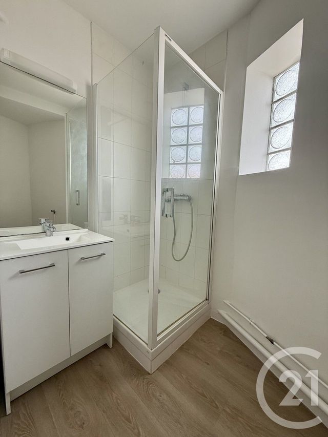 Appartement F3 &agrave; louer - 3 pi&egrave;ces - 57,15 m2 - Moulins - 03 - AUVERGNE