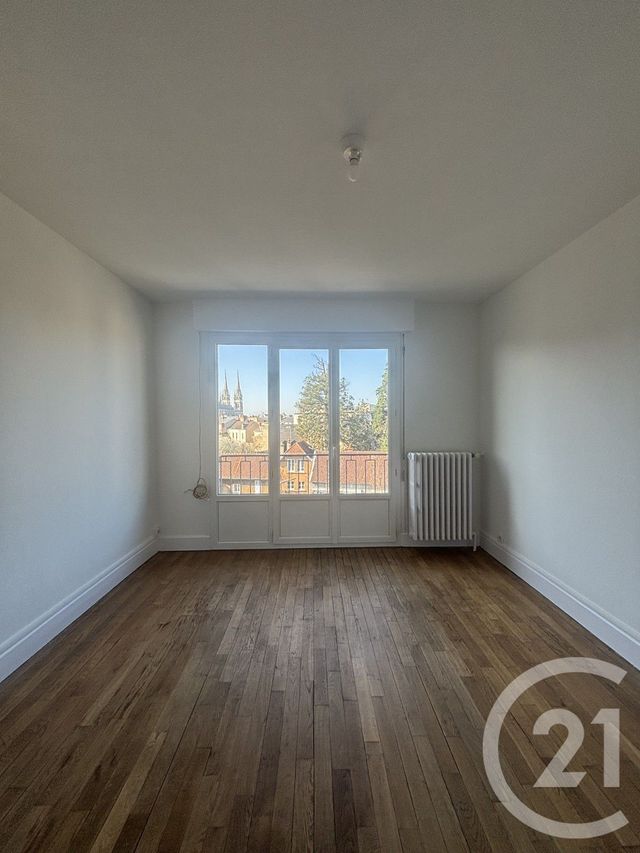 Appartement F3 &agrave; louer - 3 pi&egrave;ces - 57,15 m2 - Moulins - 03 - AUVERGNE