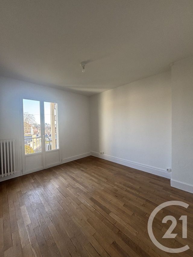 Appartement F3 &agrave; louer - 3 pi&egrave;ces - 57,15 m2 - Moulins - 03 - AUVERGNE
