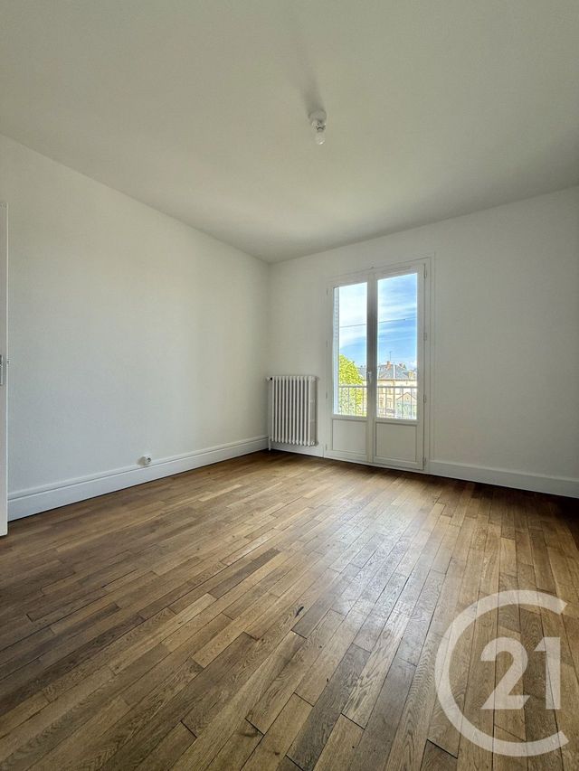 Appartement F3 &agrave; louer - 3 pi&egrave;ces - 57,15 m2 - Moulins - 03 - AUVERGNE