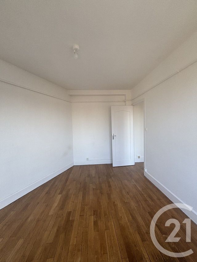 Appartement F3 &agrave; louer - 3 pi&egrave;ces - 57,15 m2 - Moulins - 03 - AUVERGNE
