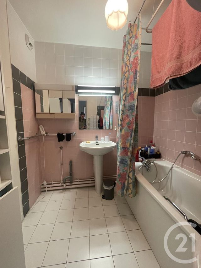 Appartement F3 &agrave; louer - 3 pi&egrave;ces - 77 m2 - Moulins - 03 - AUVERGNE