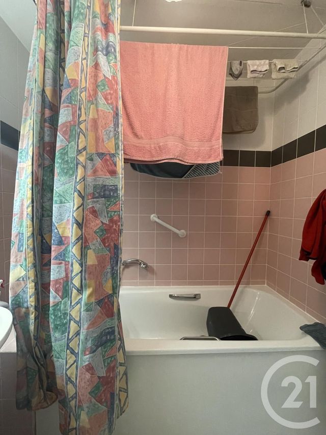 Appartement F3 &agrave; louer - 3 pi&egrave;ces - 77 m2 - Moulins - 03 - AUVERGNE