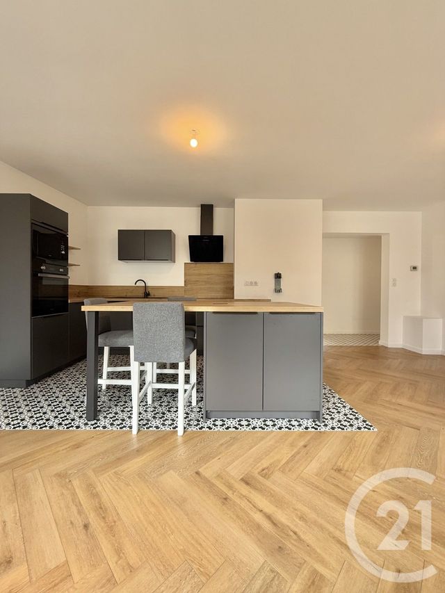 Appartement F3 &agrave; louer - 3 pi&egrave;ces - 80 m2 - Moulins - 03 - AUVERGNE
