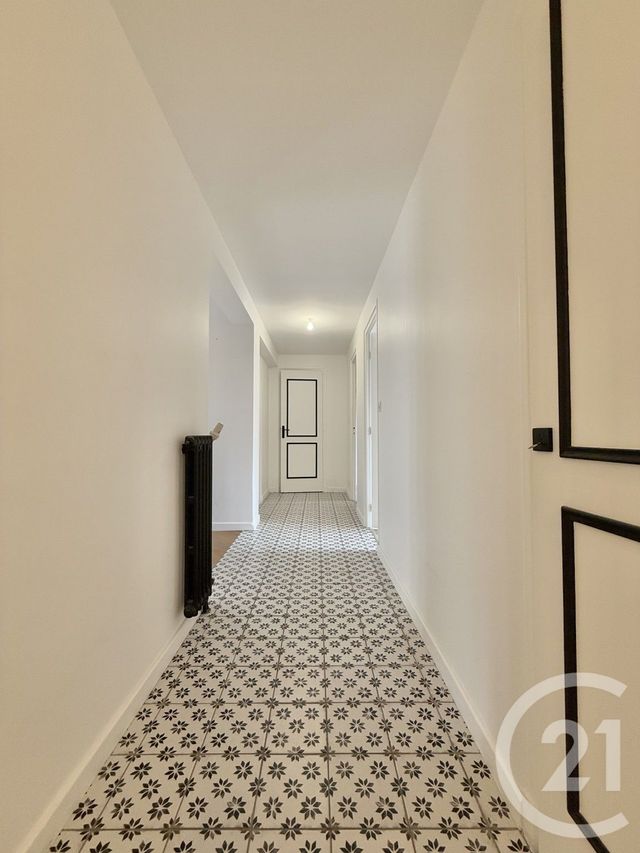 Appartement F3 &agrave; louer - 3 pi&egrave;ces - 80 m2 - Moulins - 03 - AUVERGNE