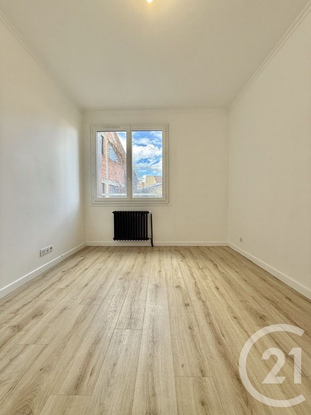 Appartement F3 &agrave; louer - 3 pi&egrave;ces - 80 m2 - Moulins - 03 - AUVERGNE