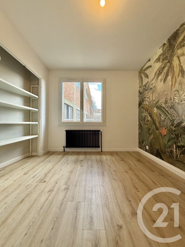 Appartement F3 &agrave; louer - 3 pi&egrave;ces - 80 m2 - Moulins - 03 - AUVERGNE