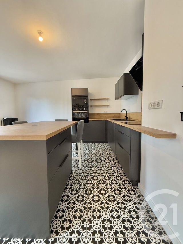 Appartement F3 &agrave; louer - 3 pi&egrave;ces - 80 m2 - Moulins - 03 - AUVERGNE