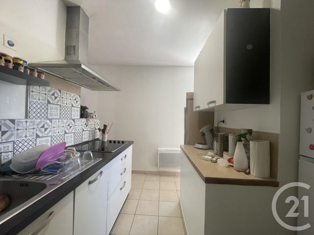 Appartement F2 &agrave; louer - 2 pi&egrave;ces - 52,07 m2 - Villeneuve Sur Allier - 03 - AUVERGNE
