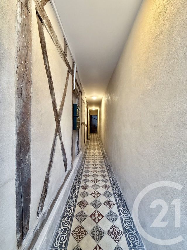 Appartement F3 &agrave; louer - 3 pi&egrave;ces - 66 m2 - Moulins - 03 - AUVERGNE