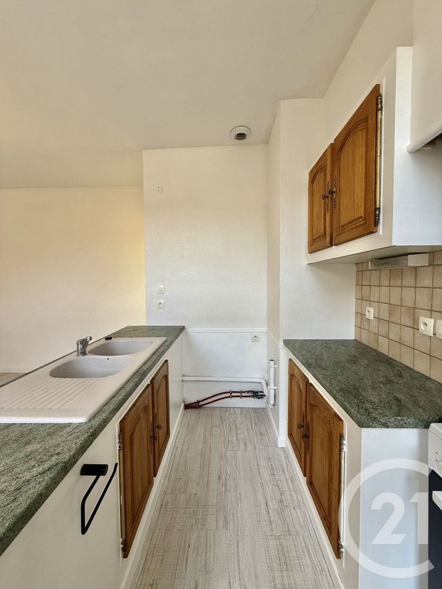 Appartement F3 &agrave; louer - 3 pi&egrave;ces - 66 m2 - Moulins - 03 - AUVERGNE