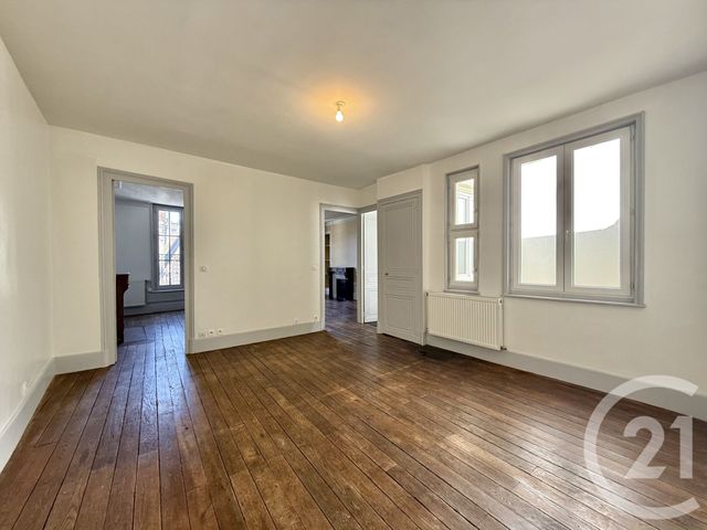 Appartement F3 &agrave; louer - 3 pi&egrave;ces - 66 m2 - Moulins - 03 - AUVERGNE
