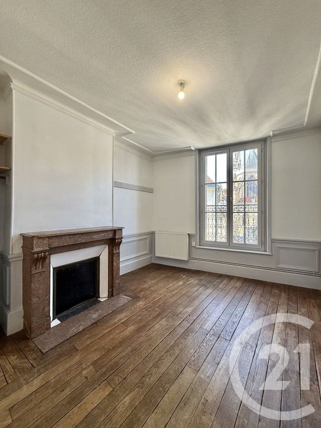 Appartement F3 &agrave; louer - 3 pi&egrave;ces - 66 m2 - Moulins - 03 - AUVERGNE